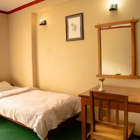 Nepali Cottage Guest House Pokhara Extérieur photo