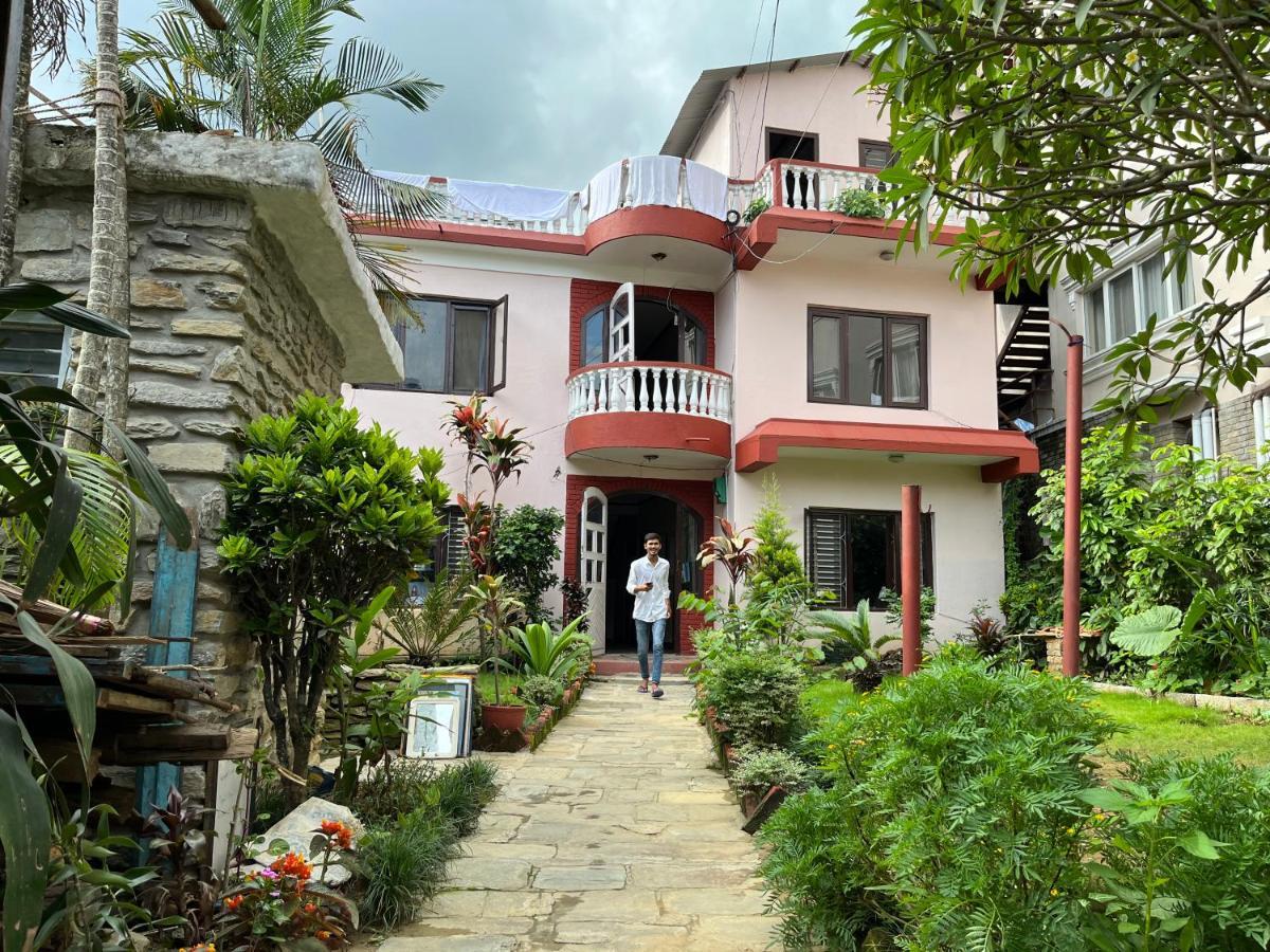 Nepali Cottage Guest House Pokhara Extérieur photo