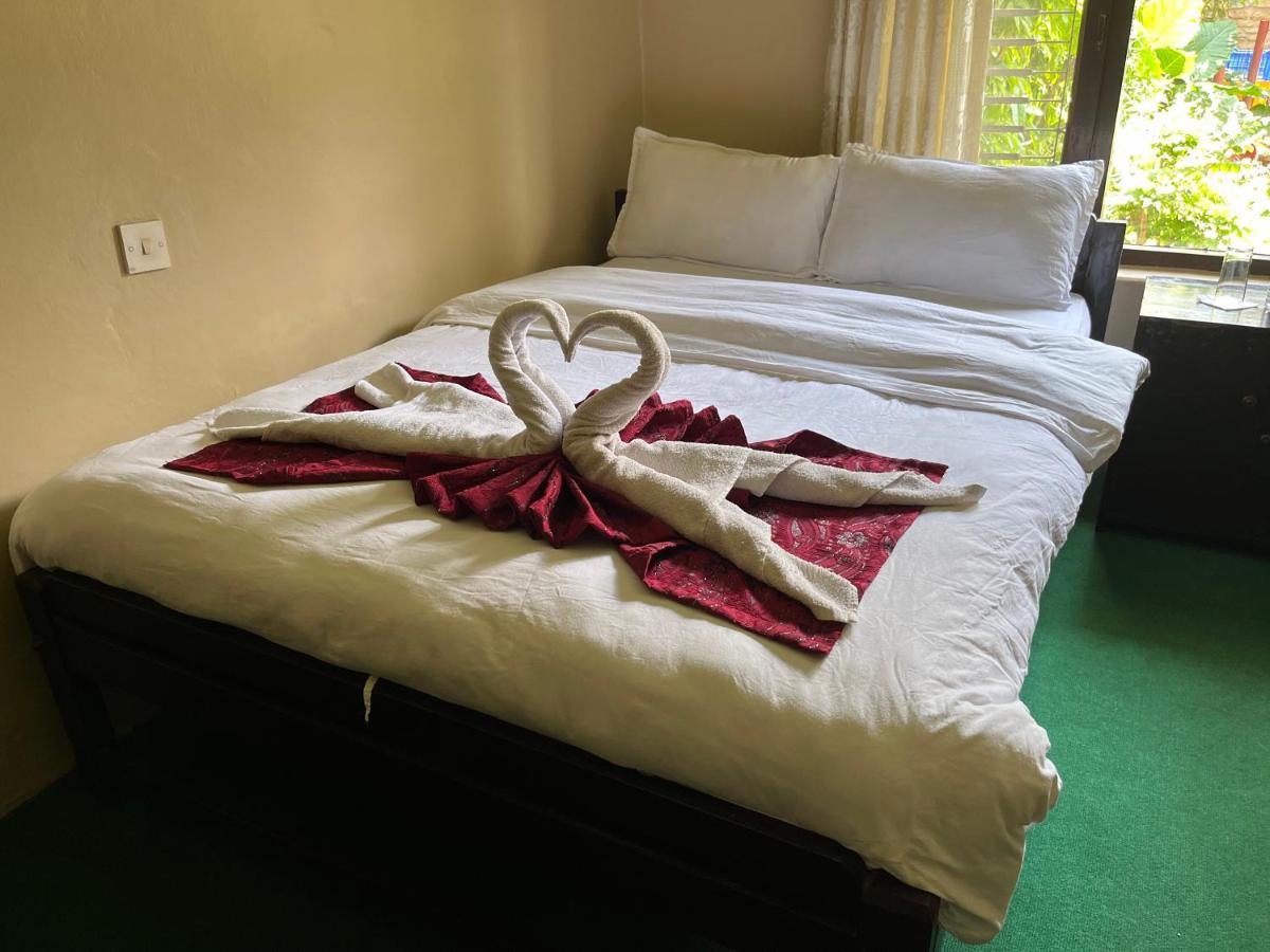 Nepali Cottage Guest House Pokhara Extérieur photo