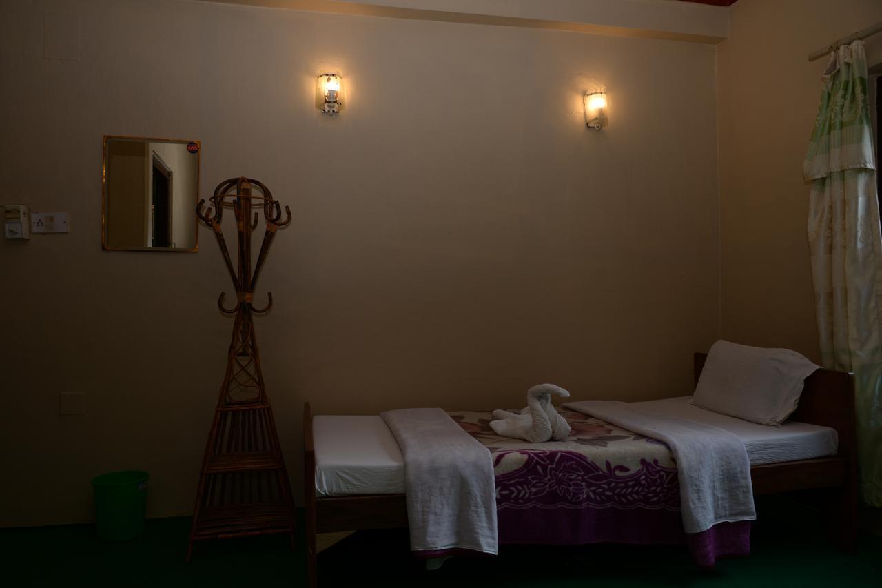 Nepali Cottage Guest House Pokhara Extérieur photo