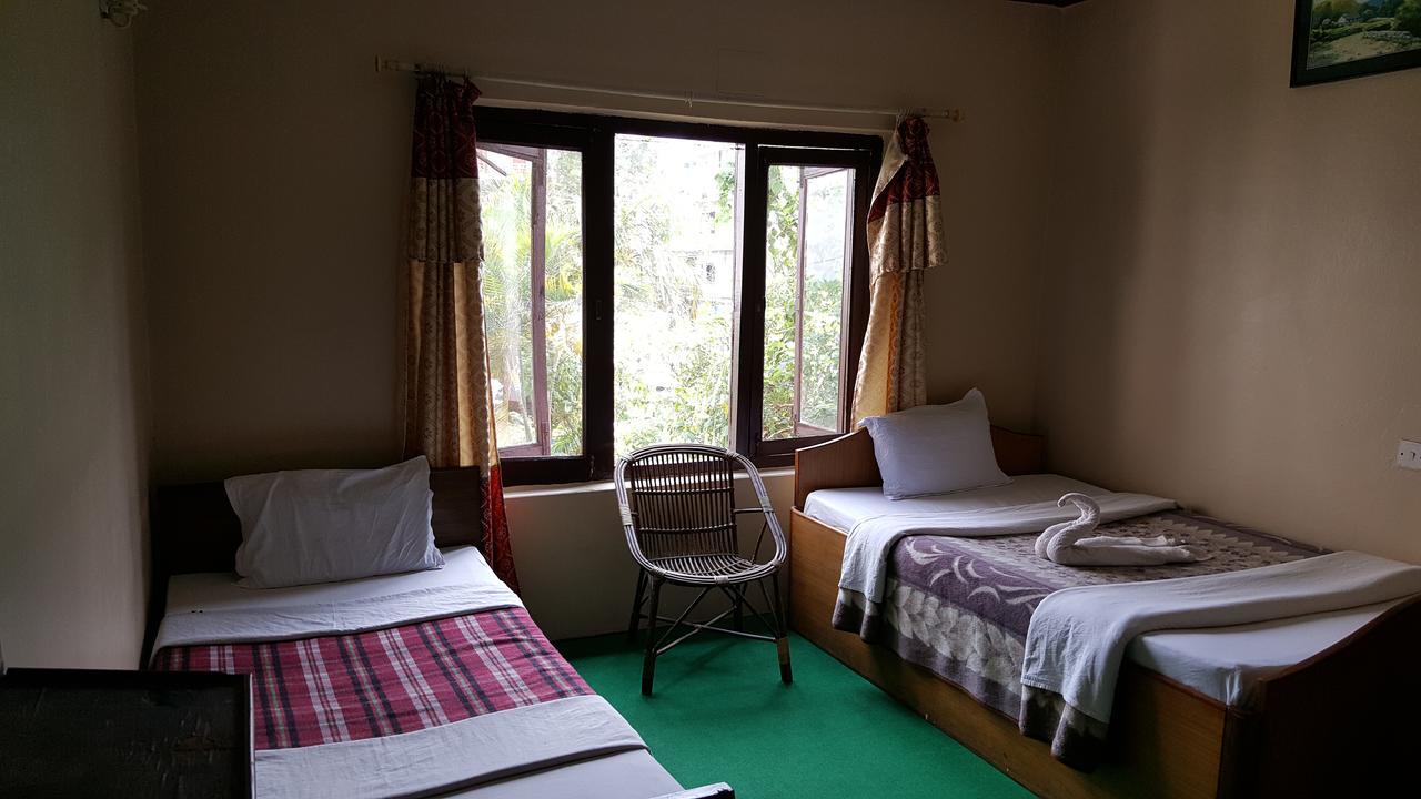 Nepali Cottage Guest House Pokhara Extérieur photo