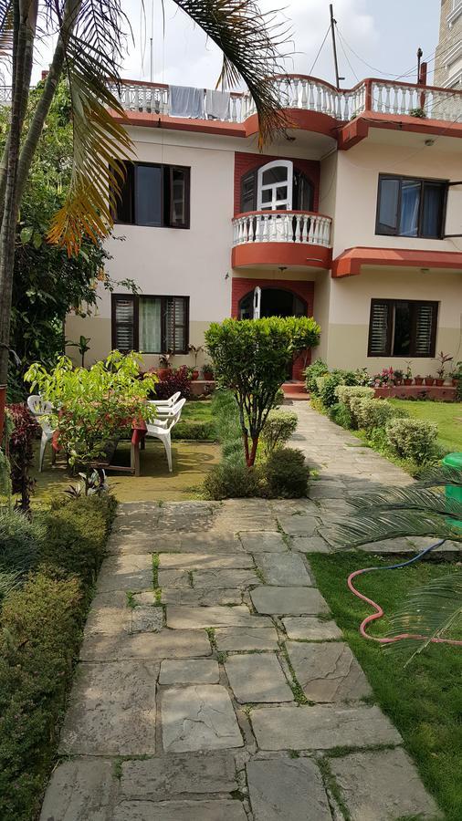 Nepali Cottage Guest House Pokhara Extérieur photo
