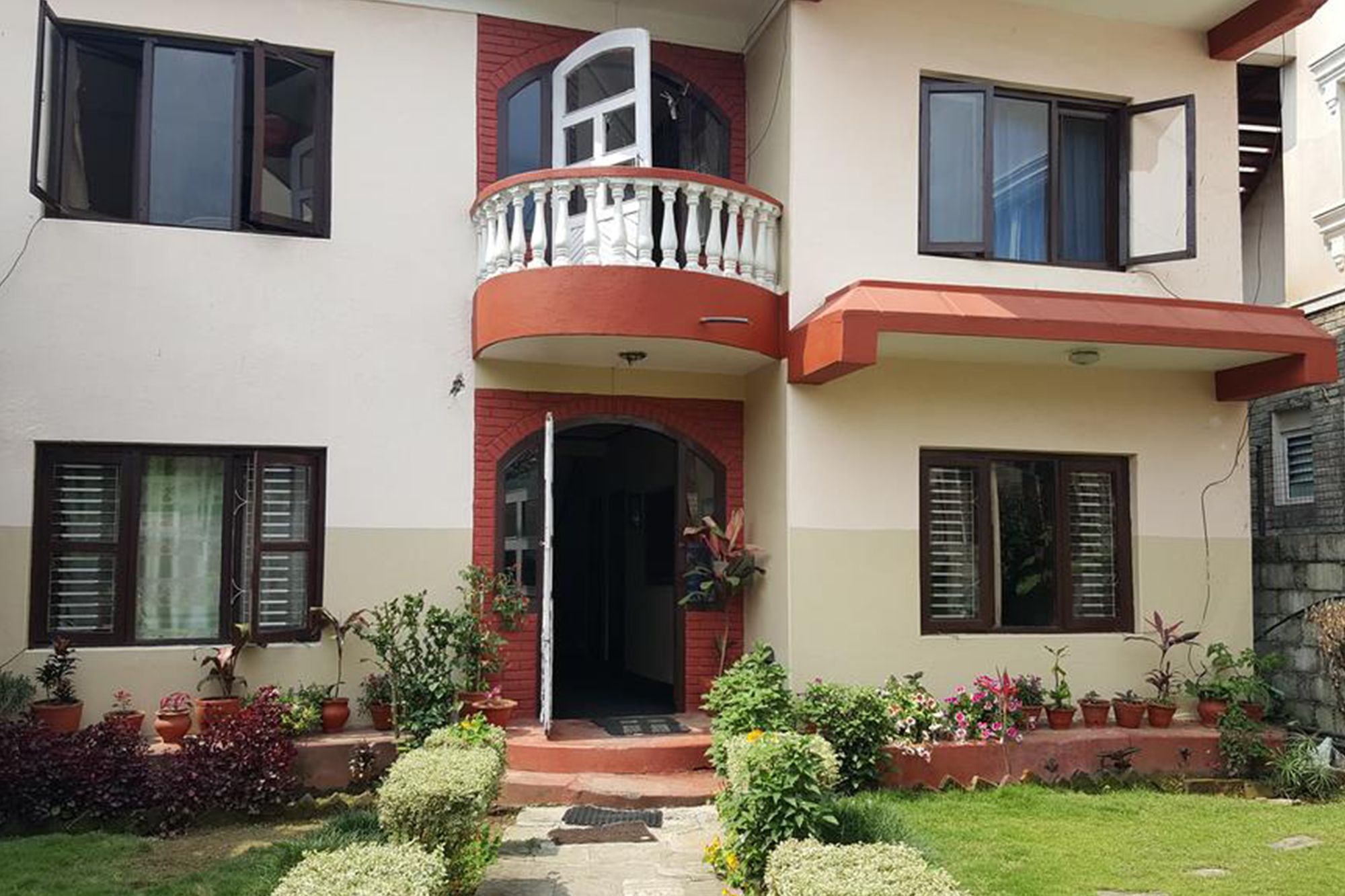 Nepali Cottage Guest House Pokhara Extérieur photo