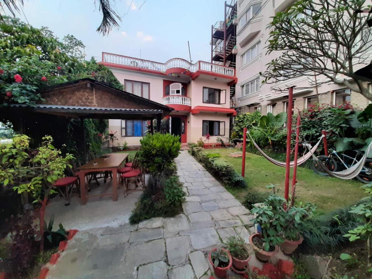Nepali Cottage Guest House Pokhara Extérieur photo